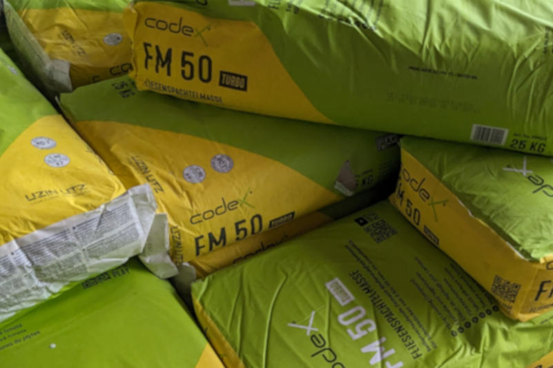 Materialien zum Ausgleich von Untergründen