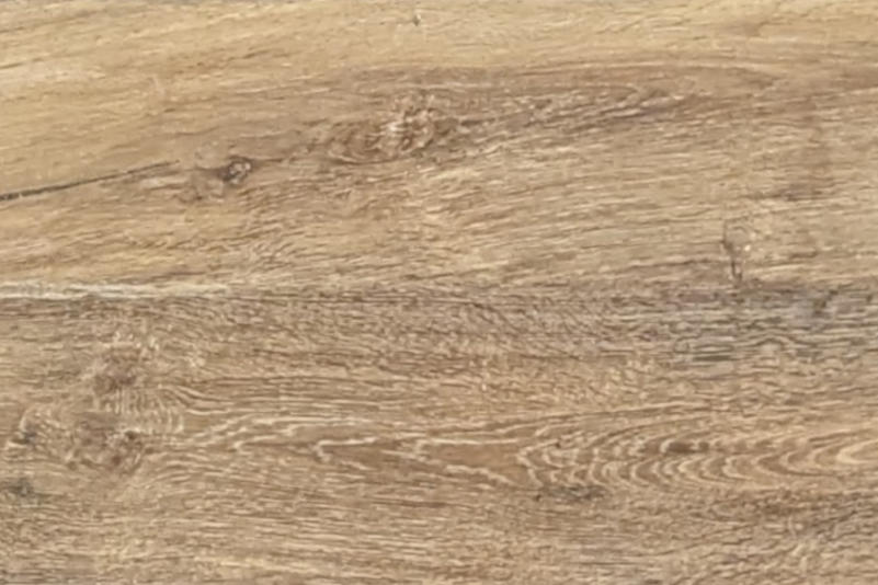 Fliesen in Holzoptik aus dem Lagerprogramm