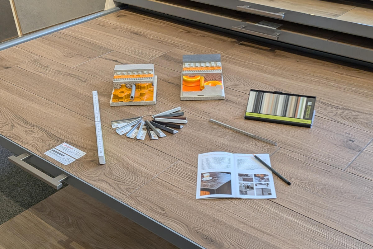 Fliesenpräsentation in der Ausstellung von Fliesen Aschauer in Teisendorf