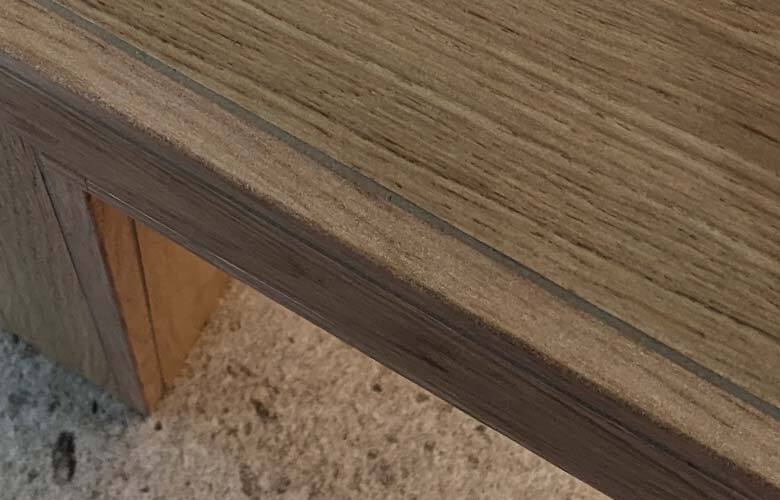 Fliesenprofil mit Holzmaserung individuell gestaltete Fliesenabschlüsse – erhältlich in Teisendorf